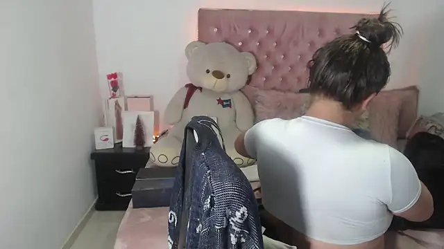 Snapshot of patty_squirt_ chatting on 10.04.25 patty squirt online show from 10.04.25