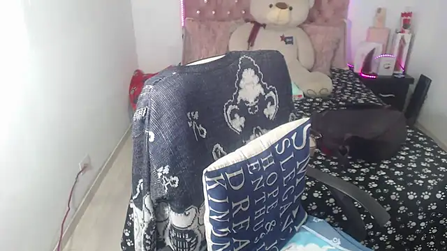 Snapshot of patty_squirt_ chatting on 10.29.25 patty squirt online show from 10.29.25