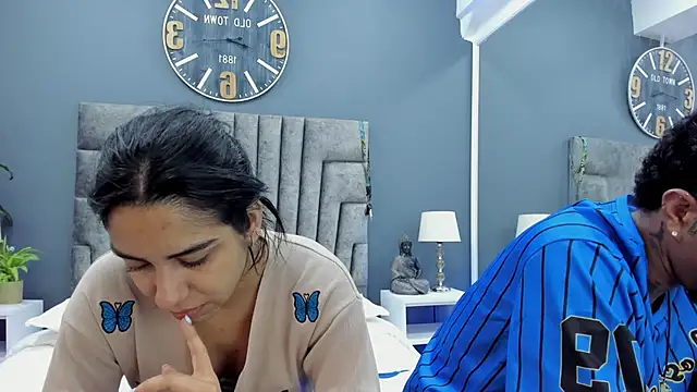 violet and myers online show from 10.04.25