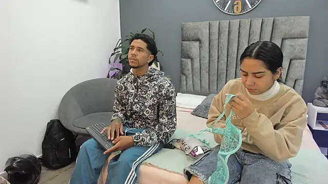 violet and myers online show from 10.08.25