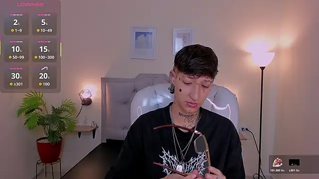 Luci Rose online show from 11.20.25