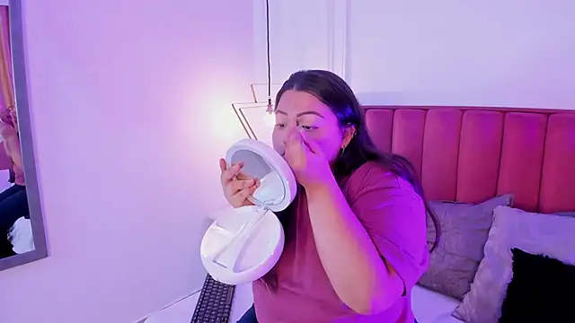 Snapshot of Tessa_Sinclaire chatting on 09.16.25 Tessa Sinclaire online show from 09.16.25