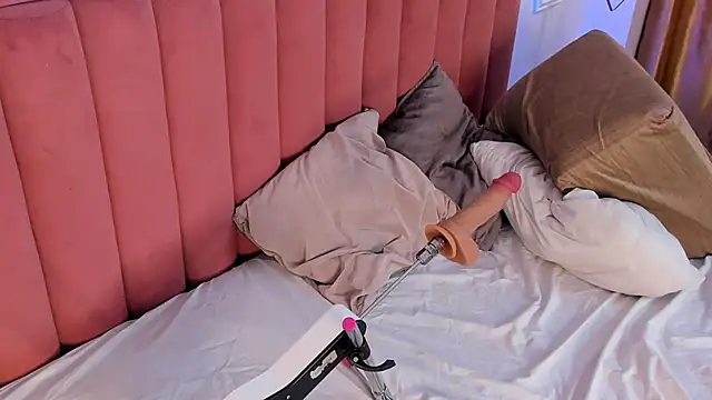 Tessa Sinclaire online show from 04.21.26