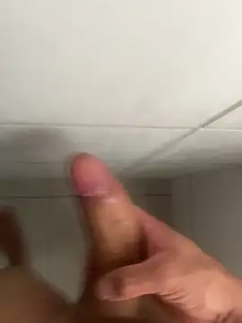 Snapshot of Ccffffjjik chatting on 10.27.25 Ccffffjjik online show from 10.27.25