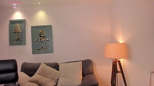 VeronicaBlue online show from 10.30.25