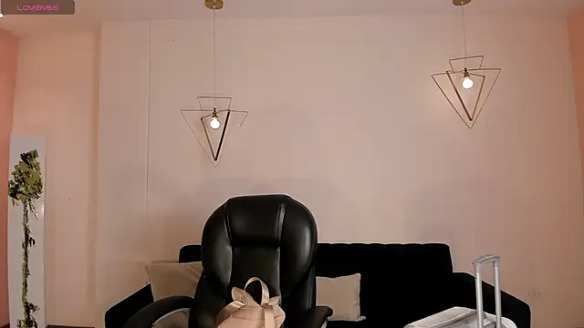 Snapshot of NataliaGaret chatting on 05.06.26 NataliaGaret online show from 05.06.26