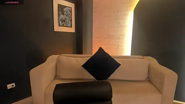 AyshelBrown online show from 02.12.26