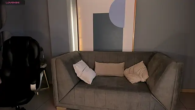 MilaColeman online show from 11.28.25