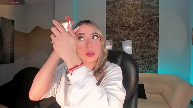 LizzCooper online show from 11.14.25