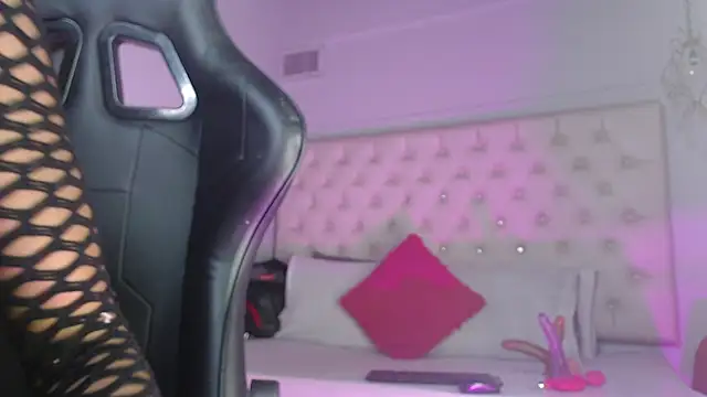 Snapshot of candyy_ebony chatting on 11.30.25 candyy ebony online show from 11.30.25