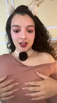 AriaHeavenss online show from 11.22.25