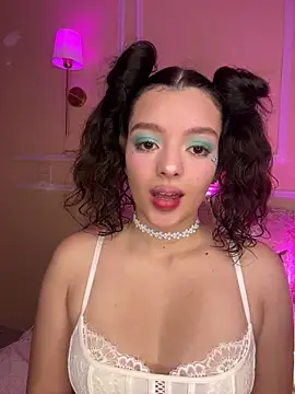 AriaHeavenss online show from 12.03.25