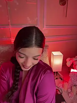 AriaHeavenss online show from 12.18.25