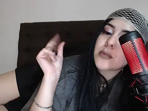 Snapshot of bluegoddessstoned chatting on 09.20.25 bluegoddessstoned online show from 09.20.25