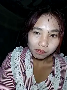 Snapshot of EllyBaby20 chatting on 11.04.25 EllyBaby20 online show from 11.04.25