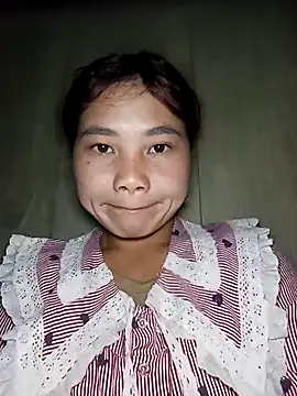 Snapshot of EllyBaby20 chatting on 11.08.25 EllyBaby20 online show from 11.08.25