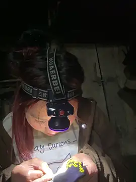 Snapshot of EllyBaby20 chatting on 12.15.25 EllyBaby20 online show from 12.15.25