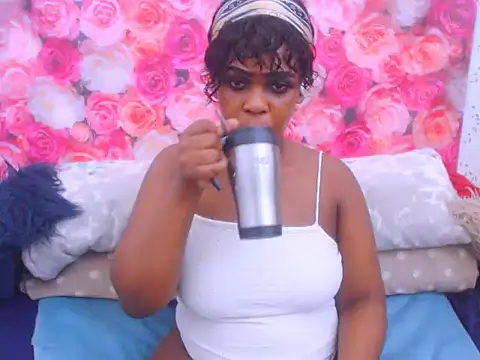 MiniMinaj online show from 11.26.25