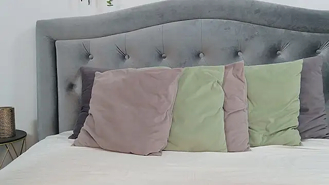 Snapshot of NathaliaNat chatting on 09.29.25 NathaliaNat online show from 09.29.25