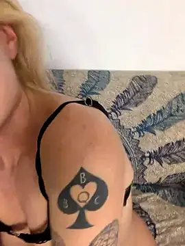 Snapshot of slg1 chatting on 01.10.26 slg1 online show from 01.10.26