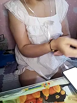 Snapshot of Kuncute chatting on 09.13.25 Kuncute online show from 09.13.25