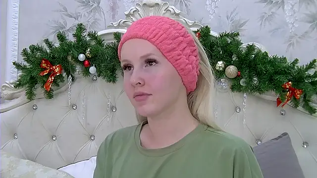 EllieFrosty  online show from 12.14.25