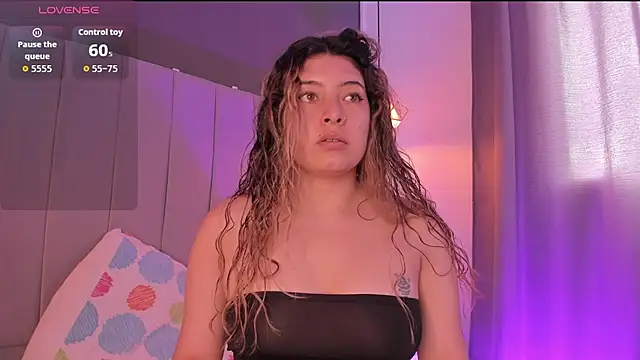 valeria rouse28 online show from 11.25.25