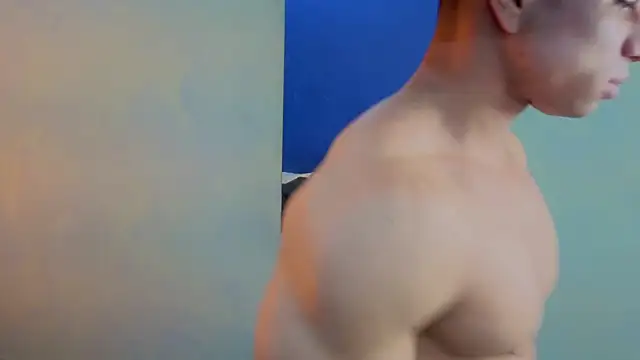 Snapshot of DylanGuss chatting on 10.29.25 DylanGuss online show from 10.29.25