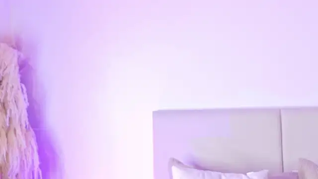 Bella-taylorr online show from 09.18.25