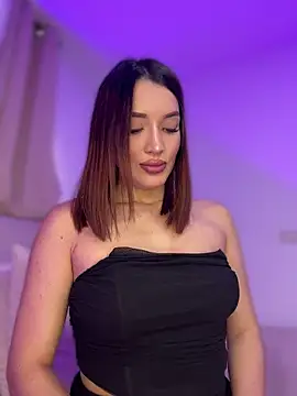 Bella-taylorr online show from 05.11.26