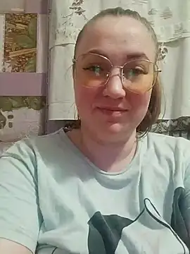 Kiss Eva online show from 01.20.25