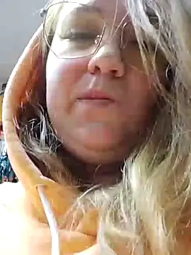 Kiss Eva online show from 01.24.25