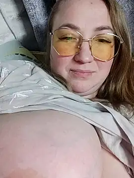 Kiss Eva online show from 02.21.25