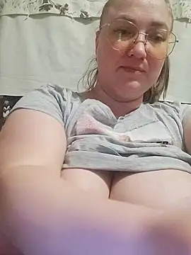 Kiss Eva online show from 03.13.25