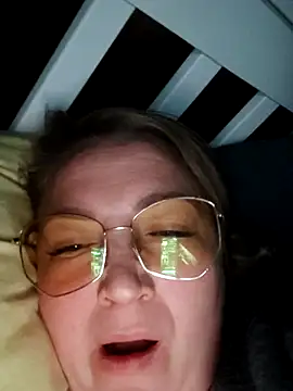 Kiss Eva online show from 09.28.25