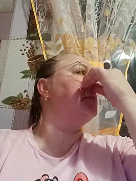 Kiss Eva online show from 10.16.25