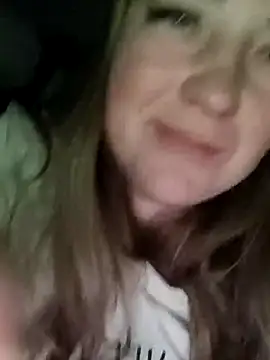 Kiss Eva online show from 11.24.25