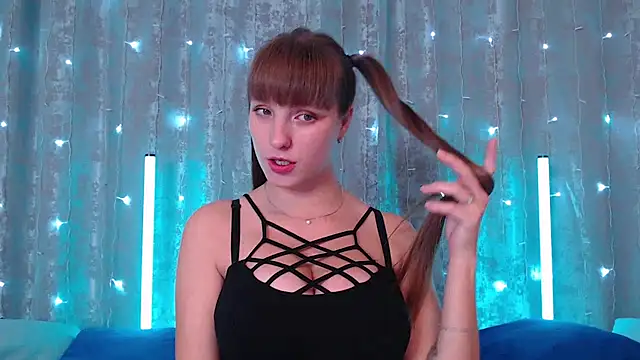 Leonaalove online show from 09.19.25
