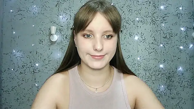 Snapshot of Leonaalove chatting on 10.30.25 Leonaalove online show from 10.30.25