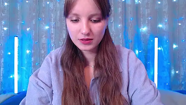 Snapshot of Leonaalove chatting on 12.16.25 Leonaalove online show from 12.16.25