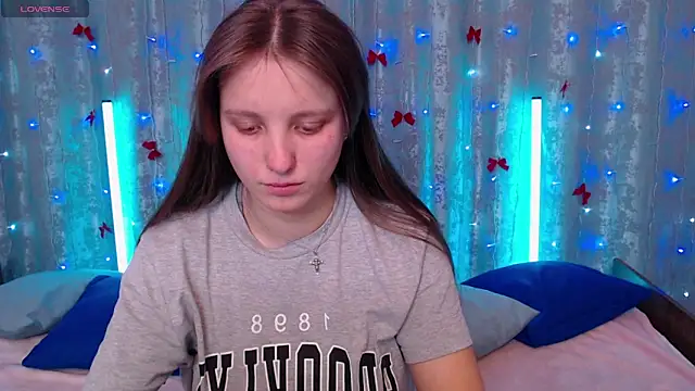 Snapshot of Leonaalove chatting on 02.02.26 Leonaalove online show from 02.02.26