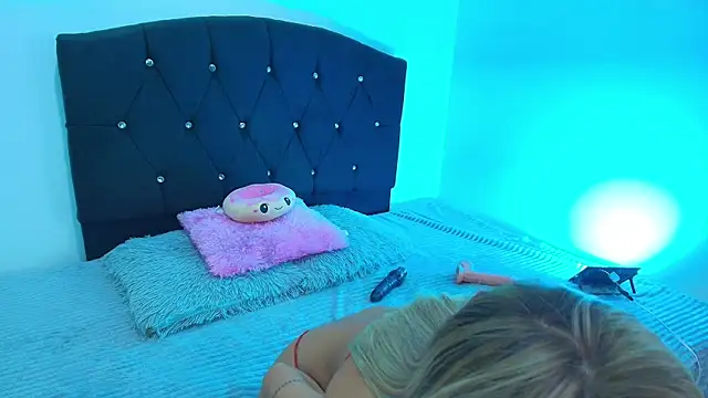 Sophia Nights online show from 10.08.25