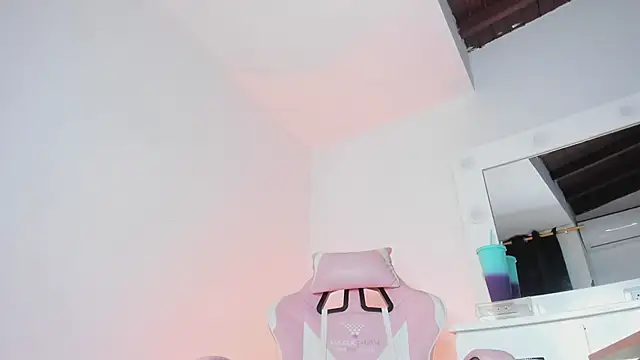 lovingdarcy  online show from 03.13.26