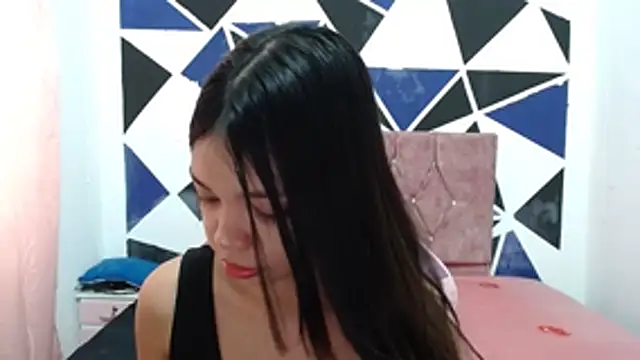 shy luna18 online show from 11.19.25