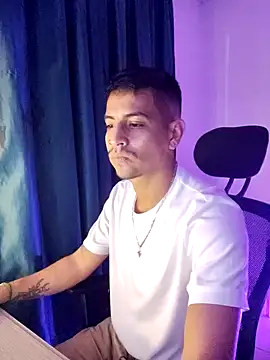 Snapshot of Juann-cock chatting on 11.20.25 Juann-cock online show from 11.20.25