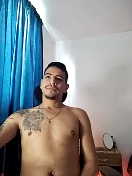 Snapshot of Juann-cock chatting on 11.28.25 Juann-cock online show from 11.28.25