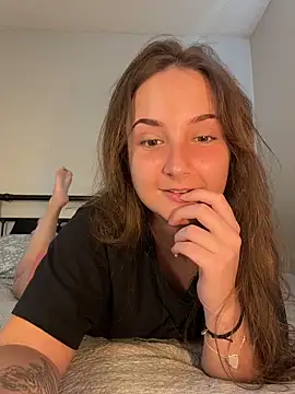 MadilynX777 online show from 10.16.25