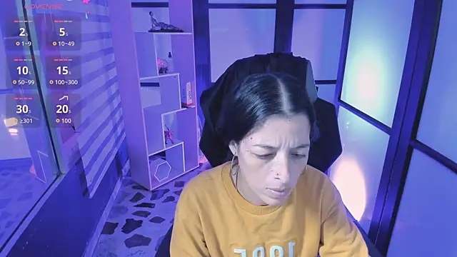 Snapshot of ShaunaDream chatting on 09.16.25 ShaunaDream online show from 09.16.25