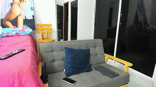 zou quira online show from 01.07.26