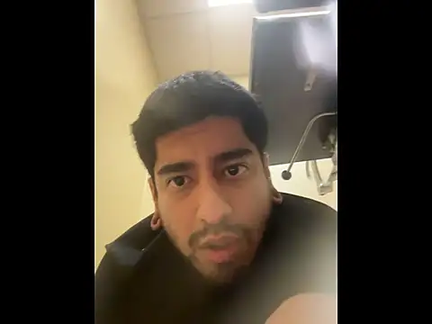 Snapshot of beenastyy chatting on 10.31.25 beenastyy online show from 10.31.25